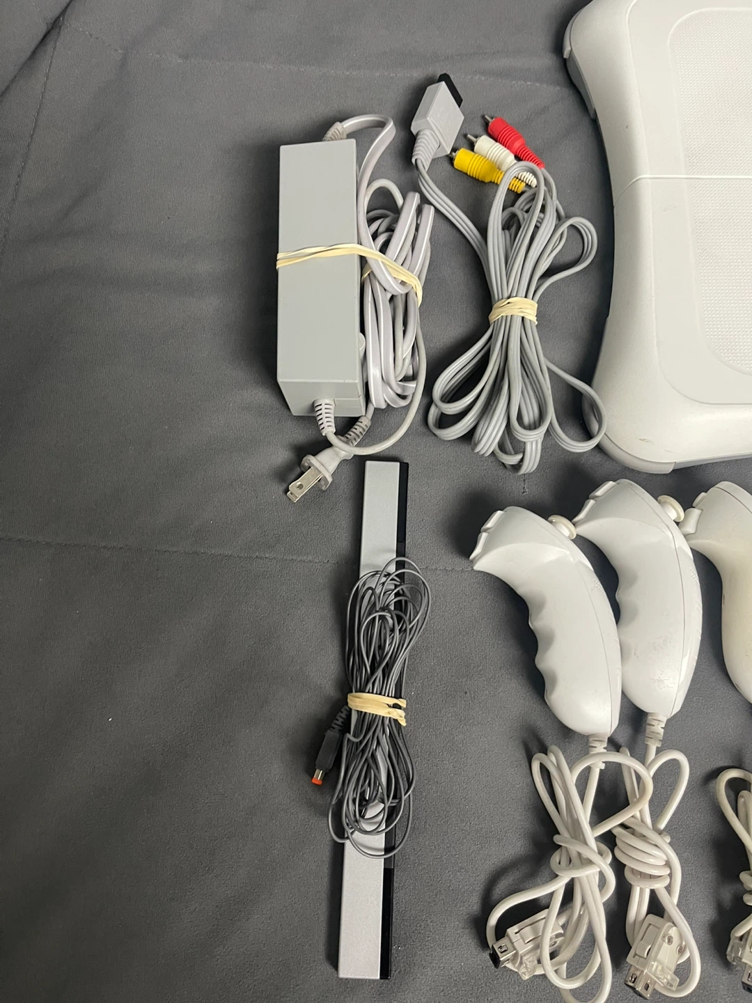 Nintendo Wii Console Bundle with Games and Accessories - photo 4