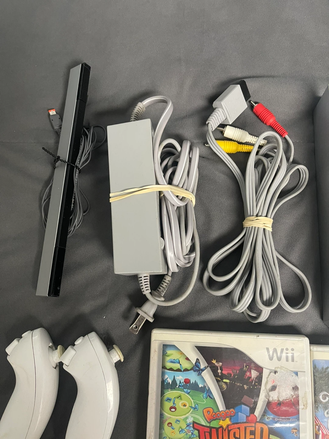 Nintendo Wii Console with Games and Controllers - photo 3