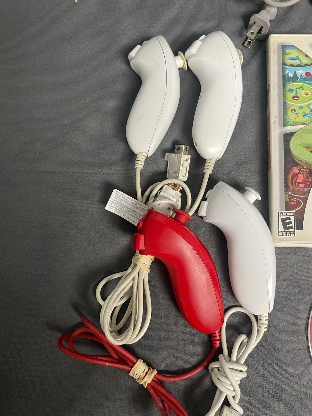 Nintendo Wii Console with Games and Controllers - photo 4