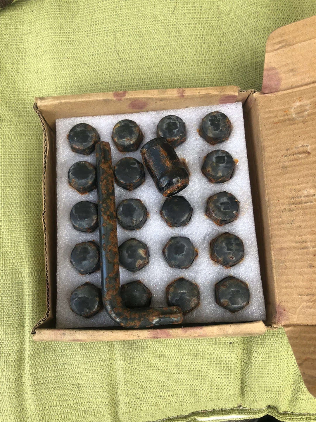 JitinDitin Wheel Lug Nut Set with Wrench - photo 2