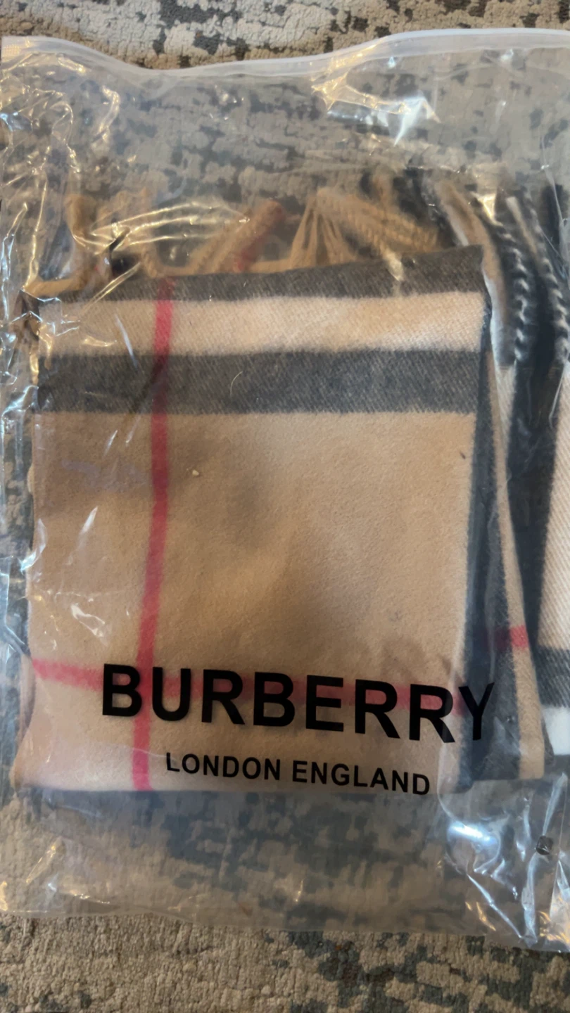 Burberry London England Scarf - photo 3