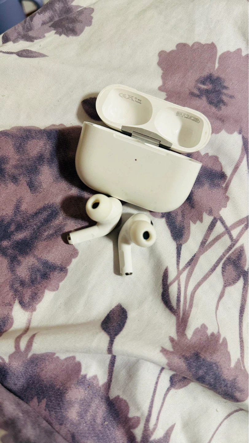 Apple AirPods Pro (1st Gen) - photo 5