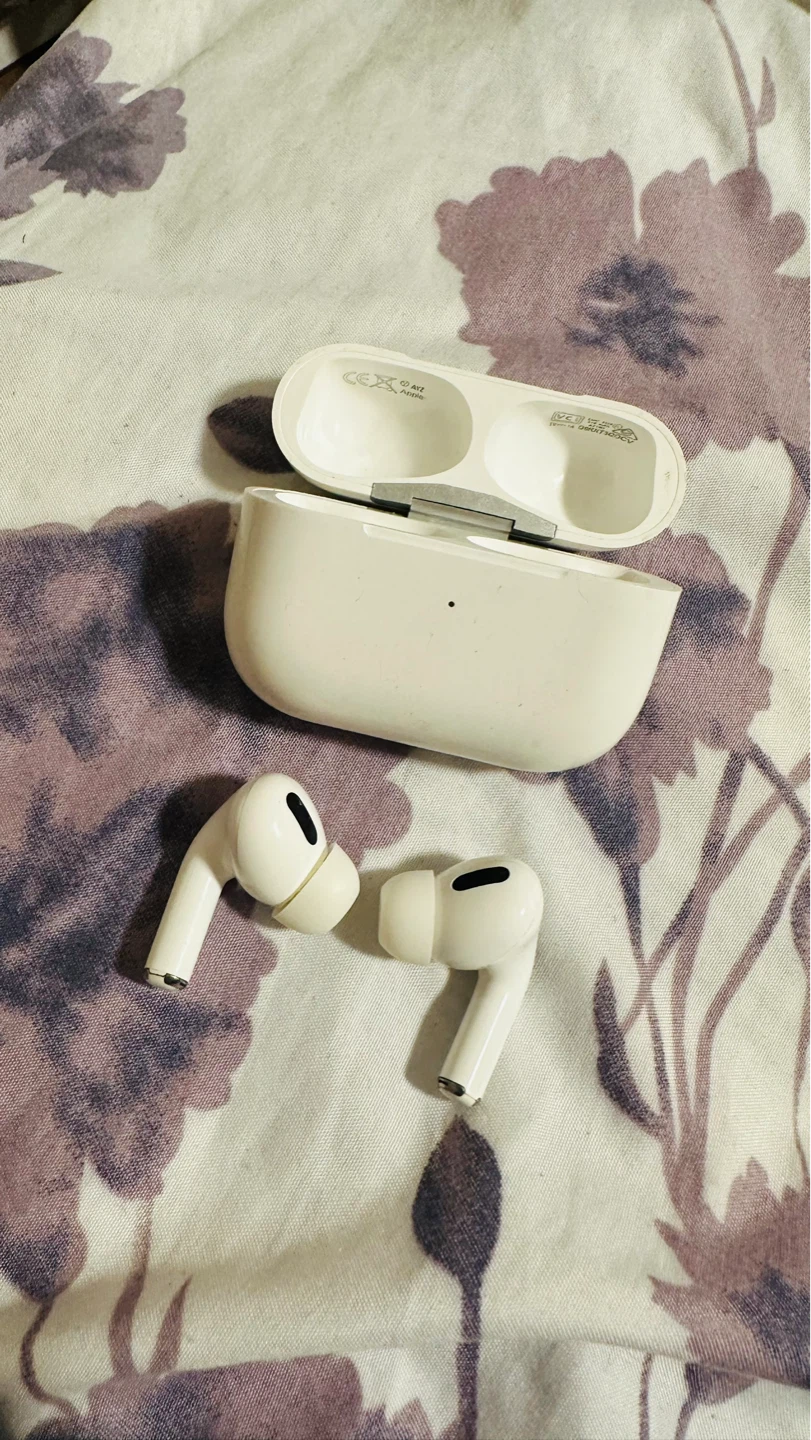 Apple AirPods Pro (1st Gen)