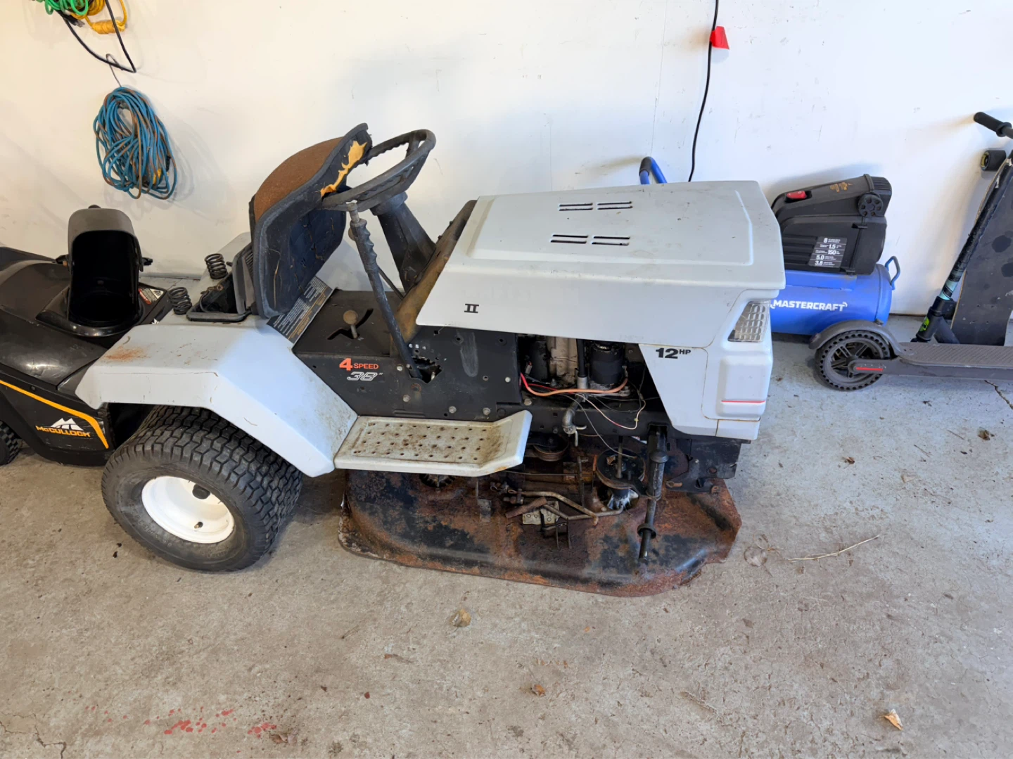 Lawn tractor for sale