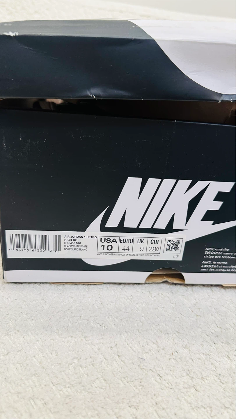 Nike Air Jordan 1 Retro High OG Black/White Size 10 - photo 3