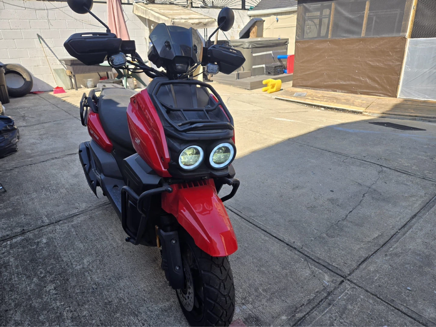 Red TANK 150 Scooter