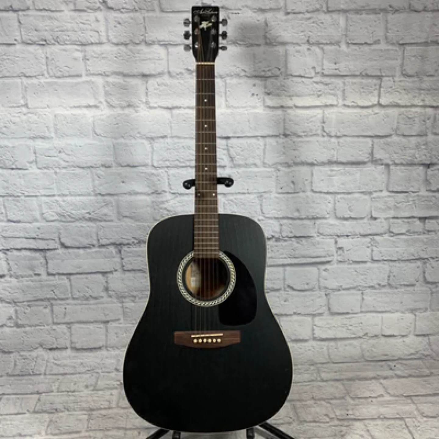 Art & Lutherie Wild Cherry Acoustic Guitar