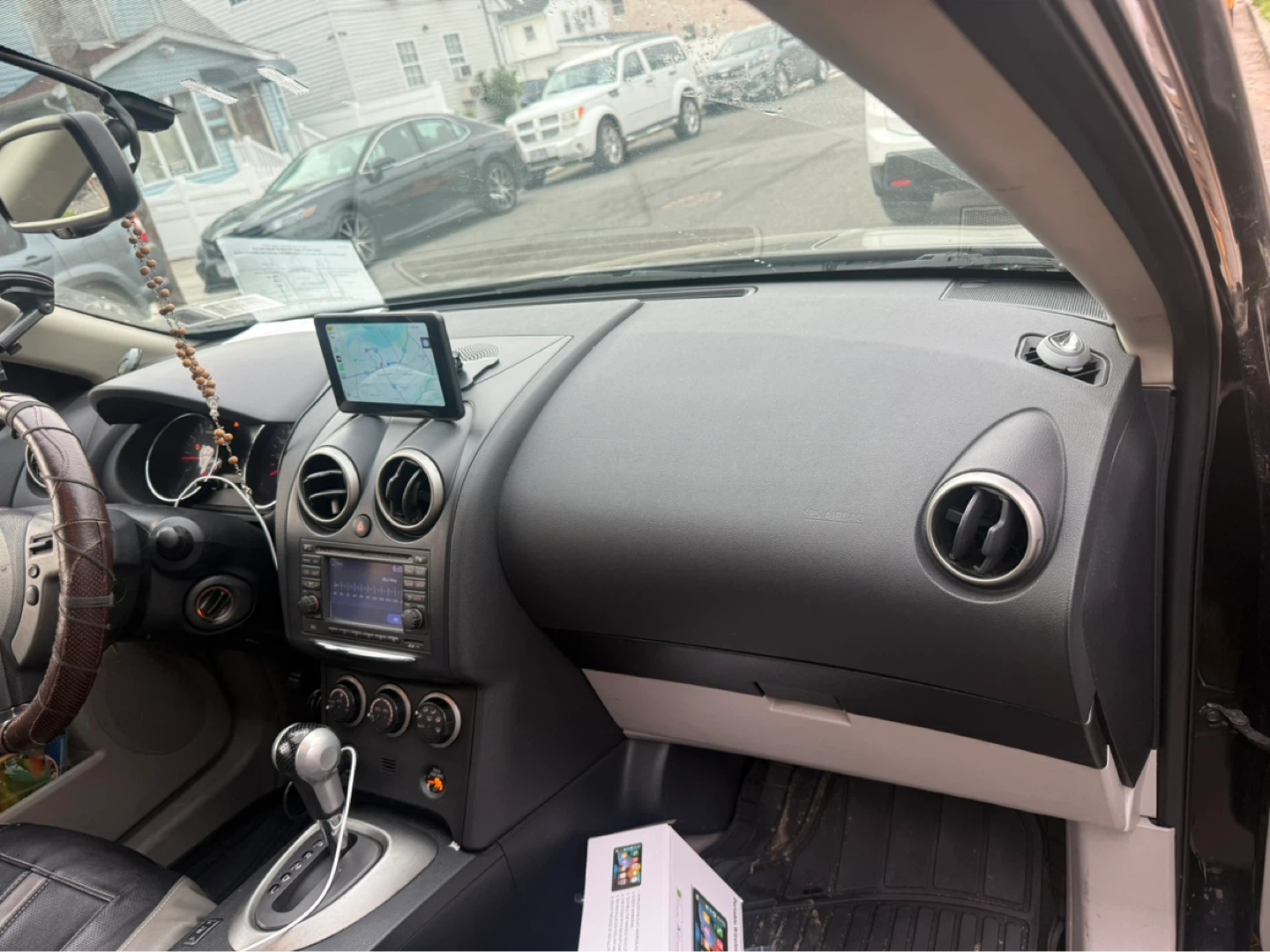 Black Nissan Rogue 2011 SL AWD - photo 4