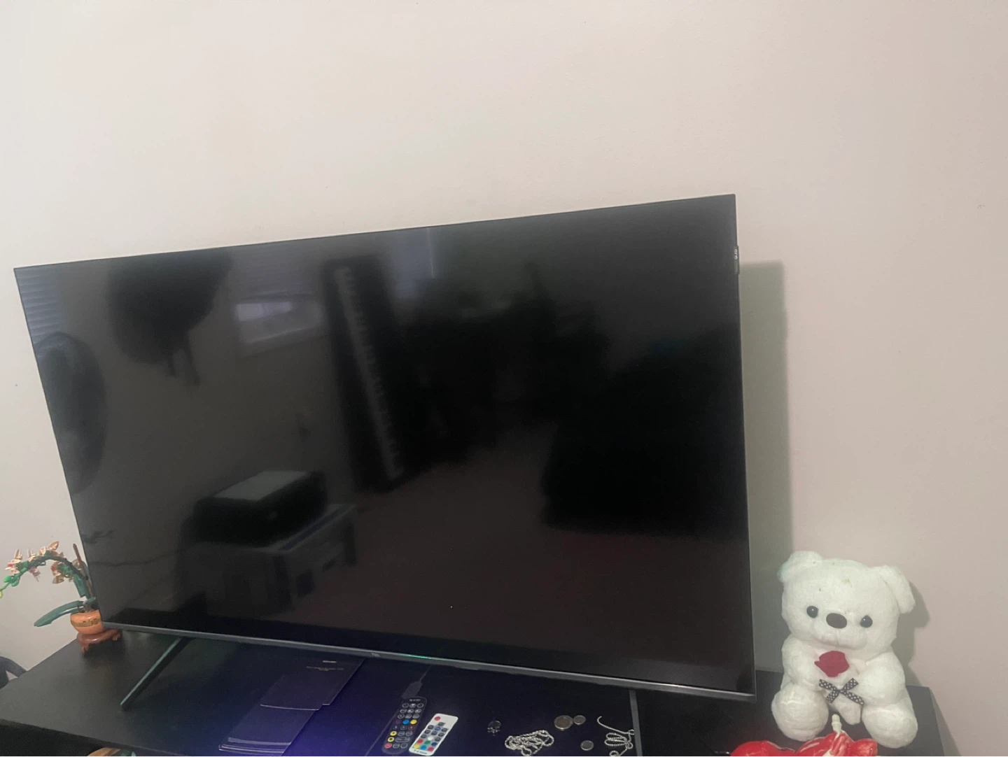 TCL 50" Q Class 4K UHD QLED Roku Smart TV - photo 4