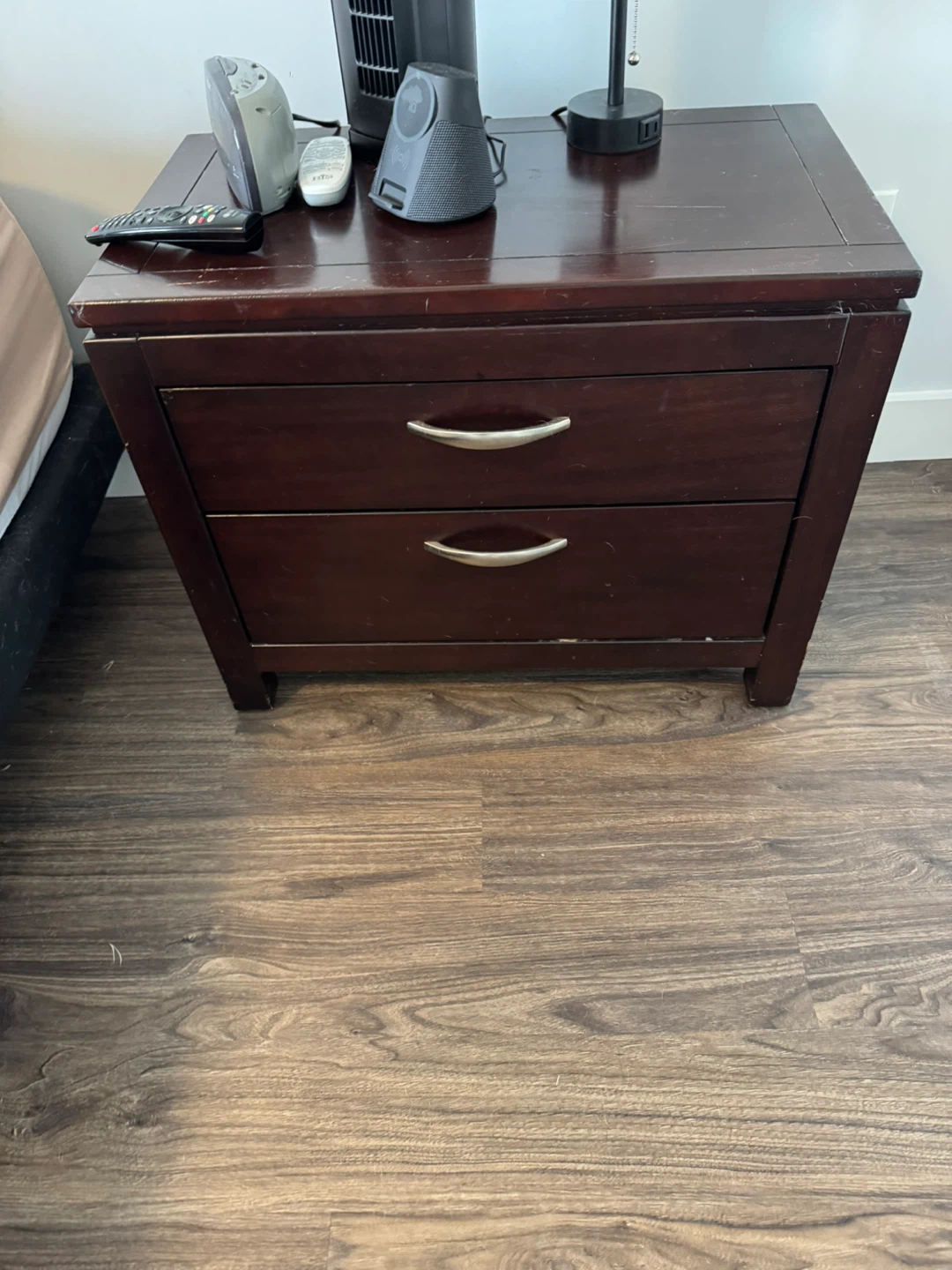 Dark Wood 2-Drawer Nightstand ( 2) and 5-Drawer Dresser Set - photo 2