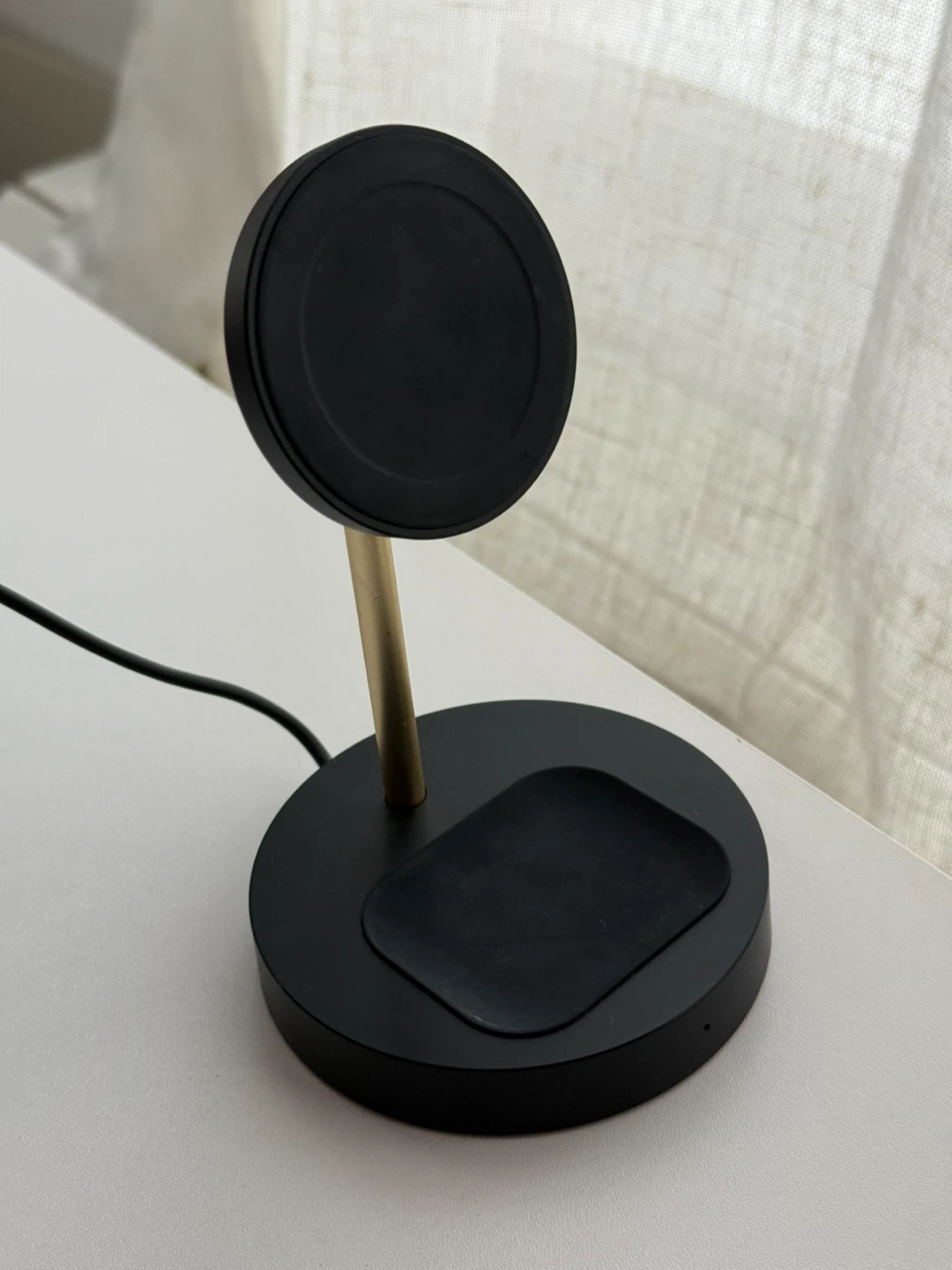 2-in-1 Wireless Charger Stand - photo 2
