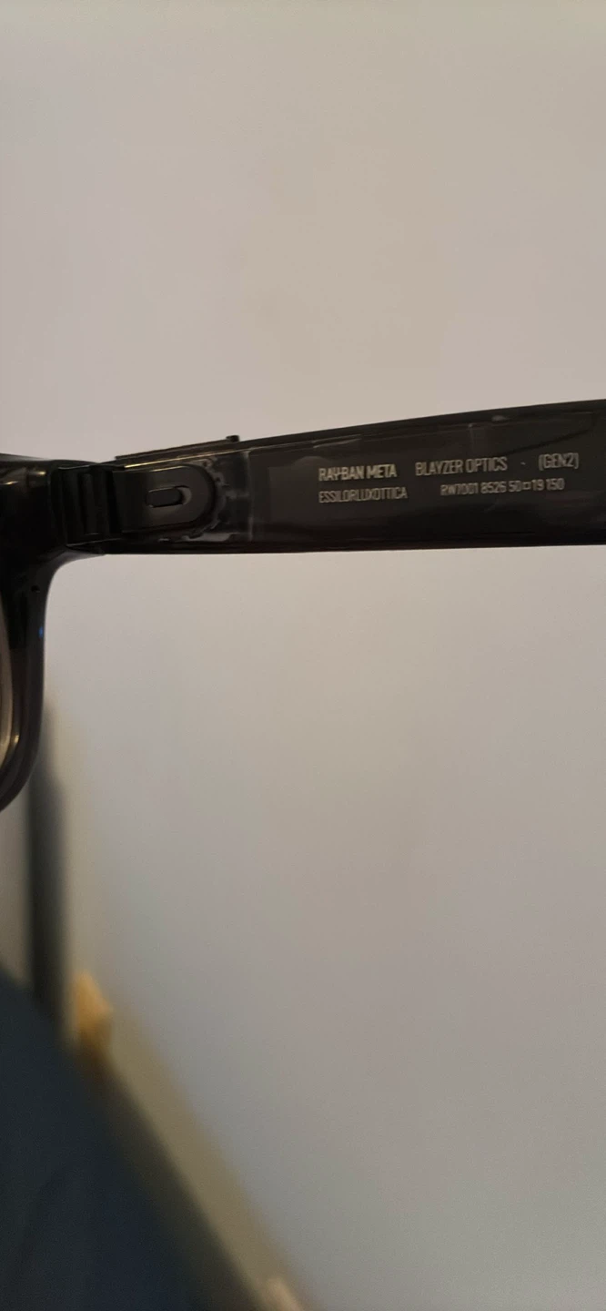 Ray-Ban Meta Wayfarer Smart Glasses - photo 3