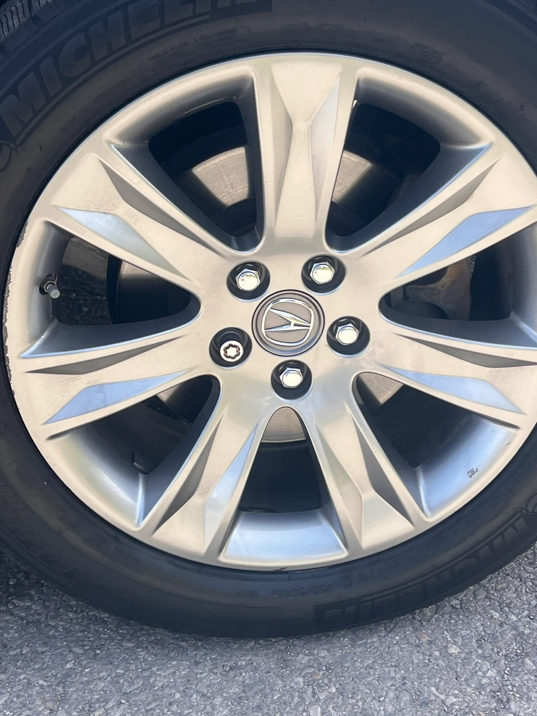 Michelin 255/55 R 18 Winter Tire with Acura Alloy Rim - photo 2