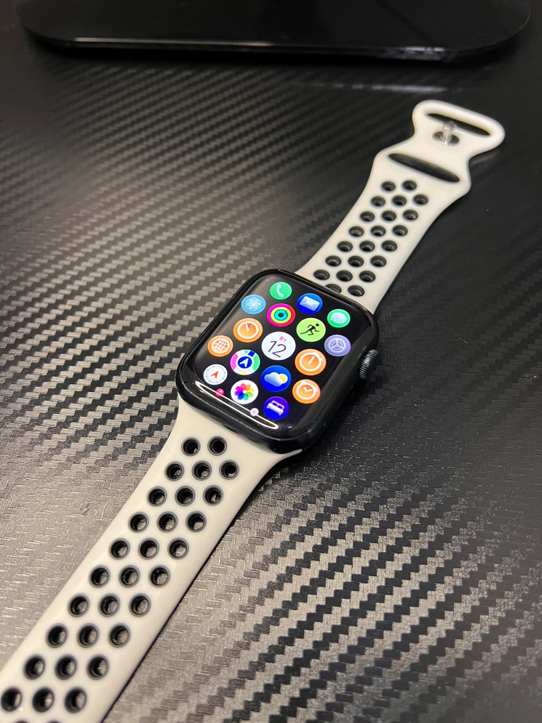Apple Watch Series 8 - photo 2