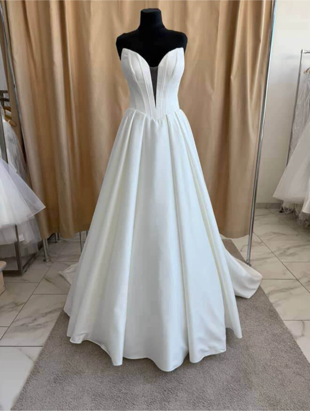 Satin Wedding Dress - photo 2