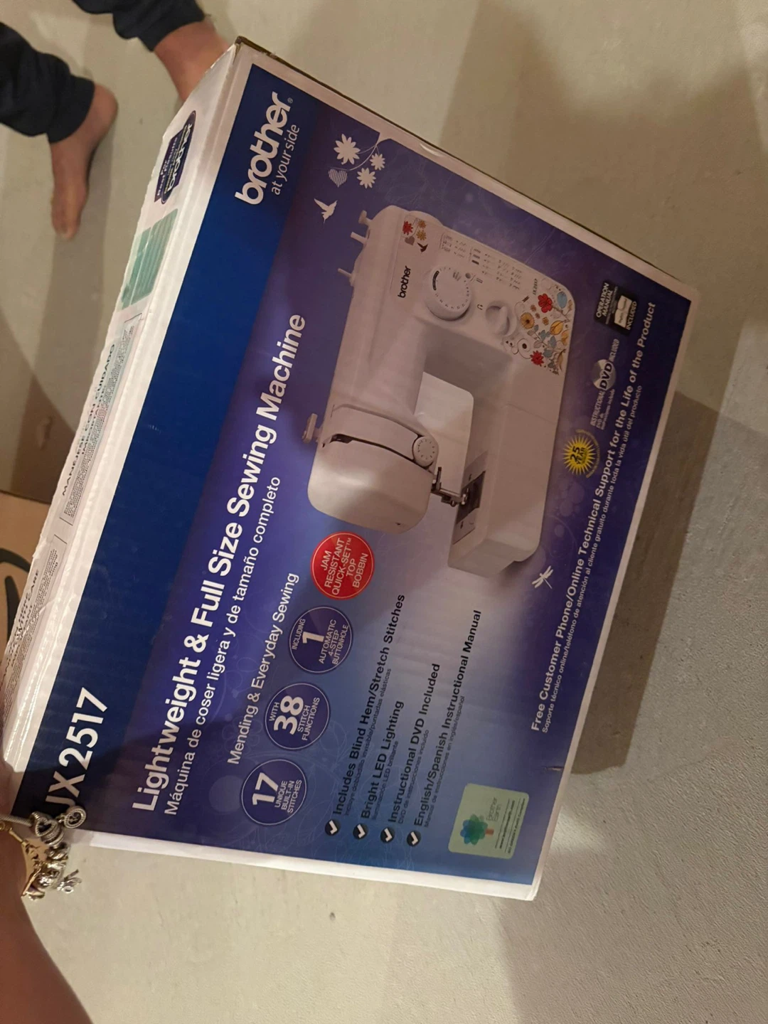 Sewing Machine - photo 2