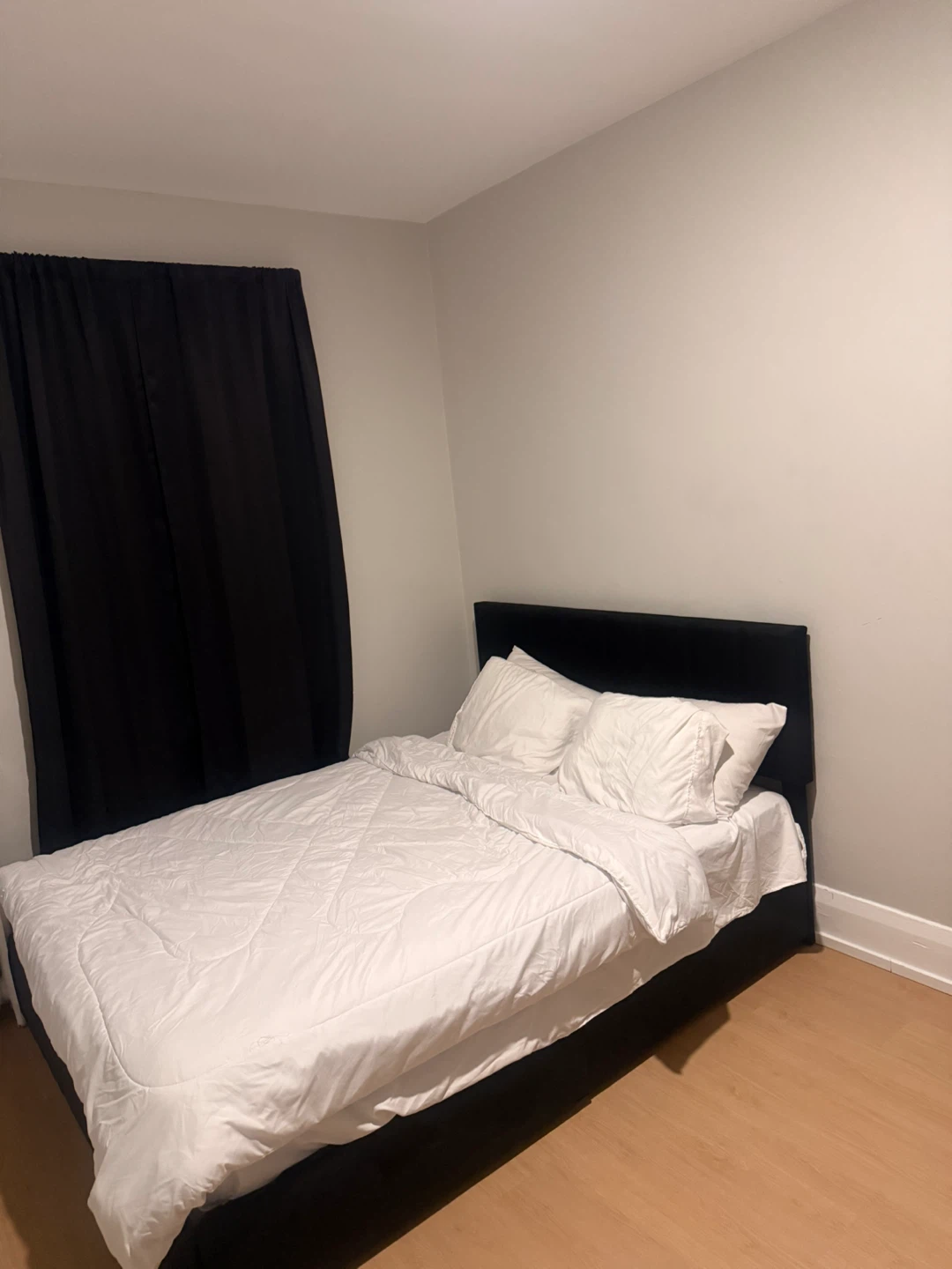 Black Queen Size Bed Frame with Mattress - photo 3