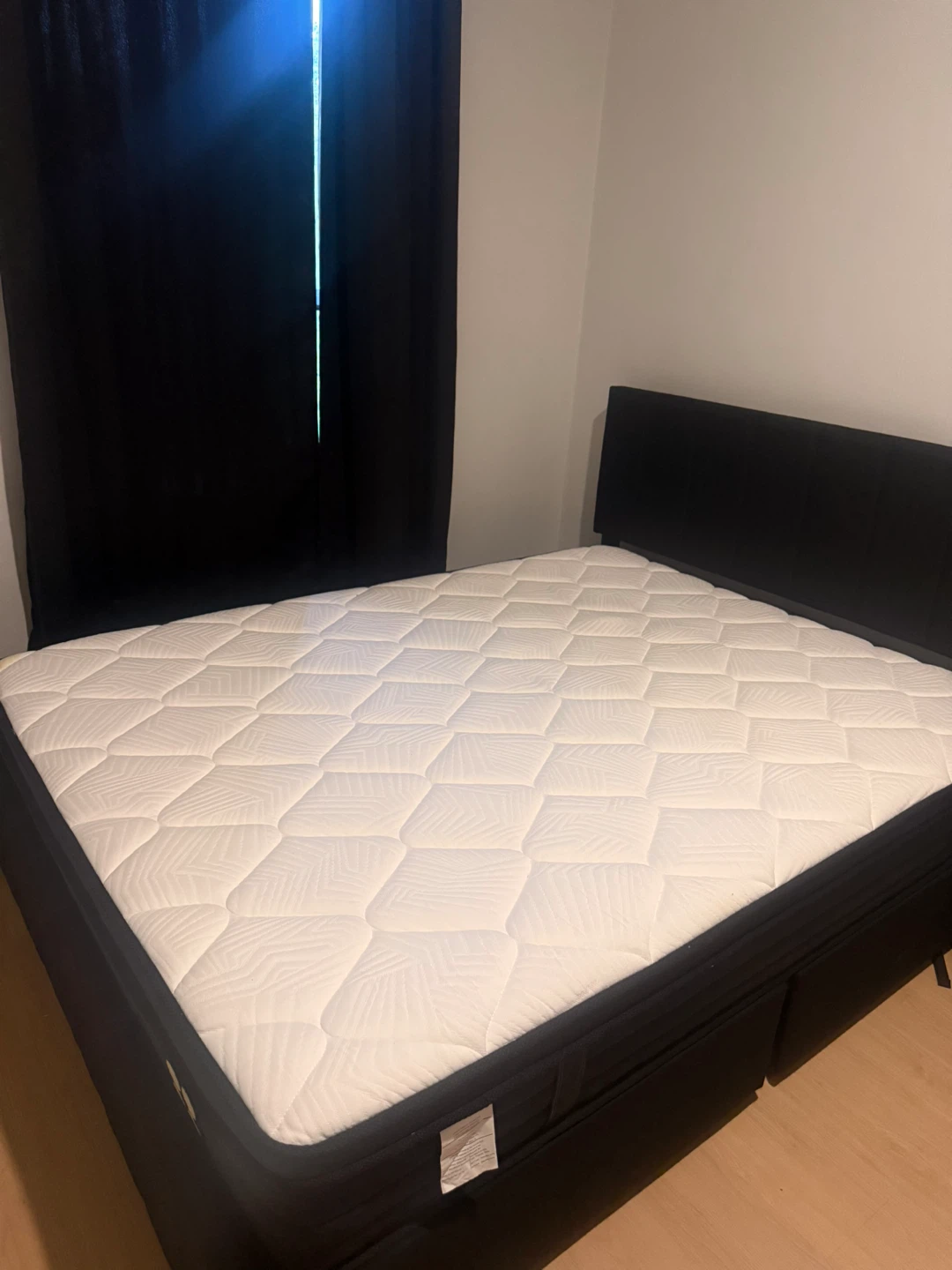 Black Queen Size Bed Frame with Mattress - photo 2