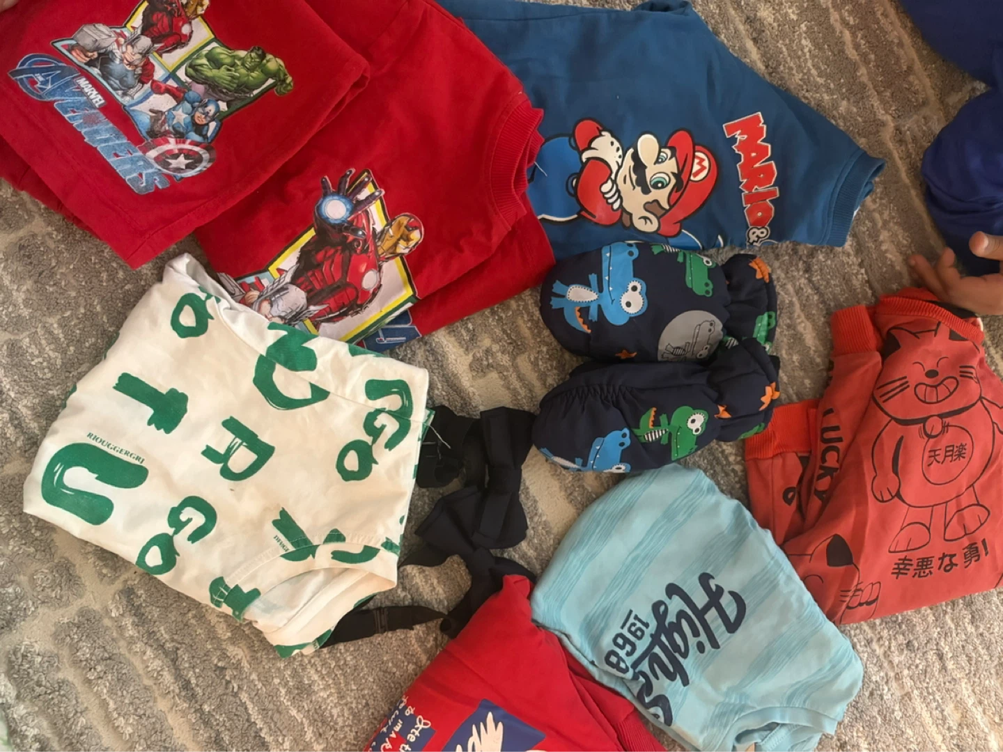 Kids' Graphic T-shirts & Mittens Bundle