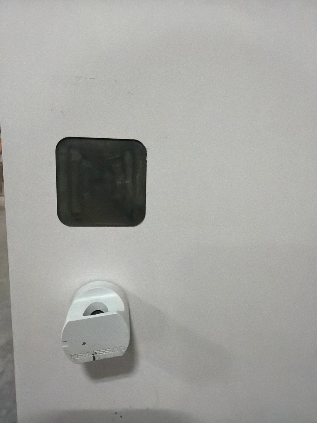 White 8-Door Locker Unit - photo 2