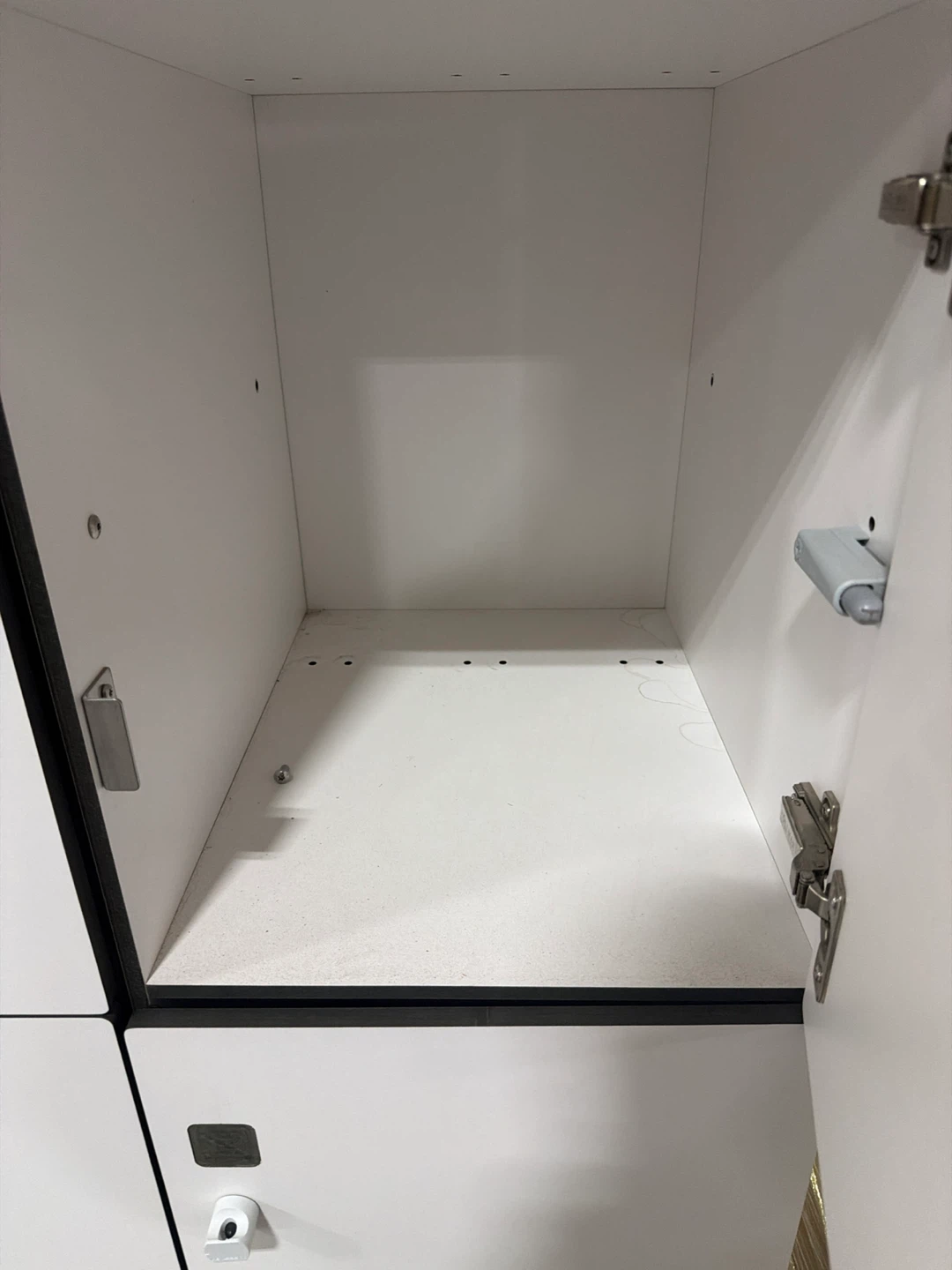 White 8-Door Locker Unit - photo 4