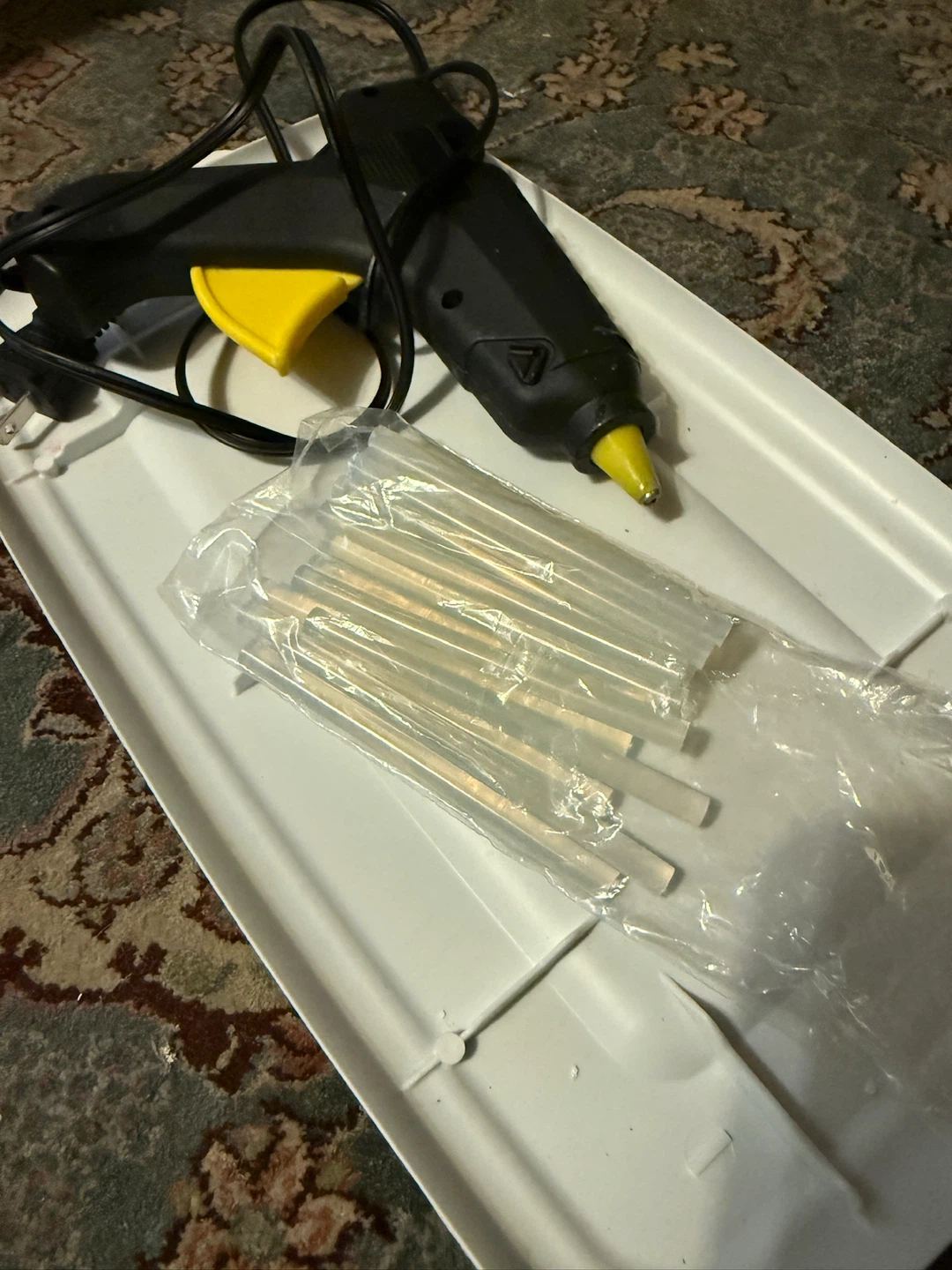 Hot Glue Gun with Glue Sticks - photo 2