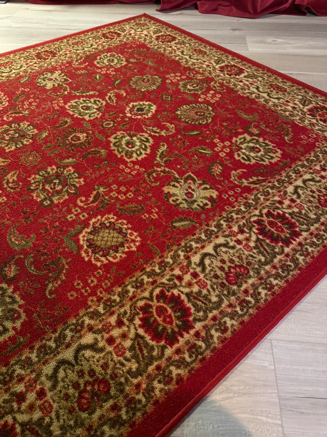 Red Traditional Area Rug - photo 2