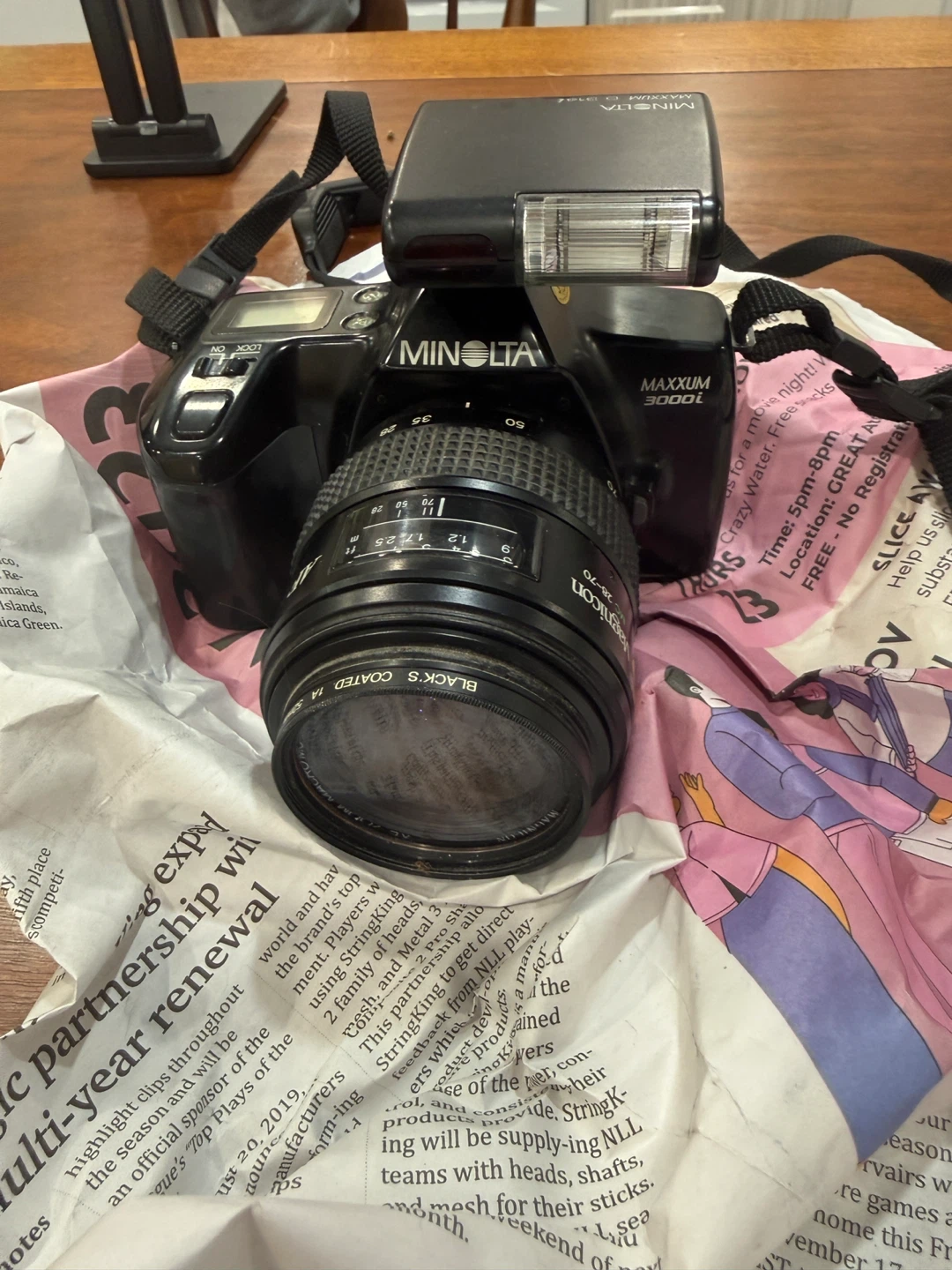 Minolta Maxxum 3000i 35mm Film Camera with Flash - photo 2