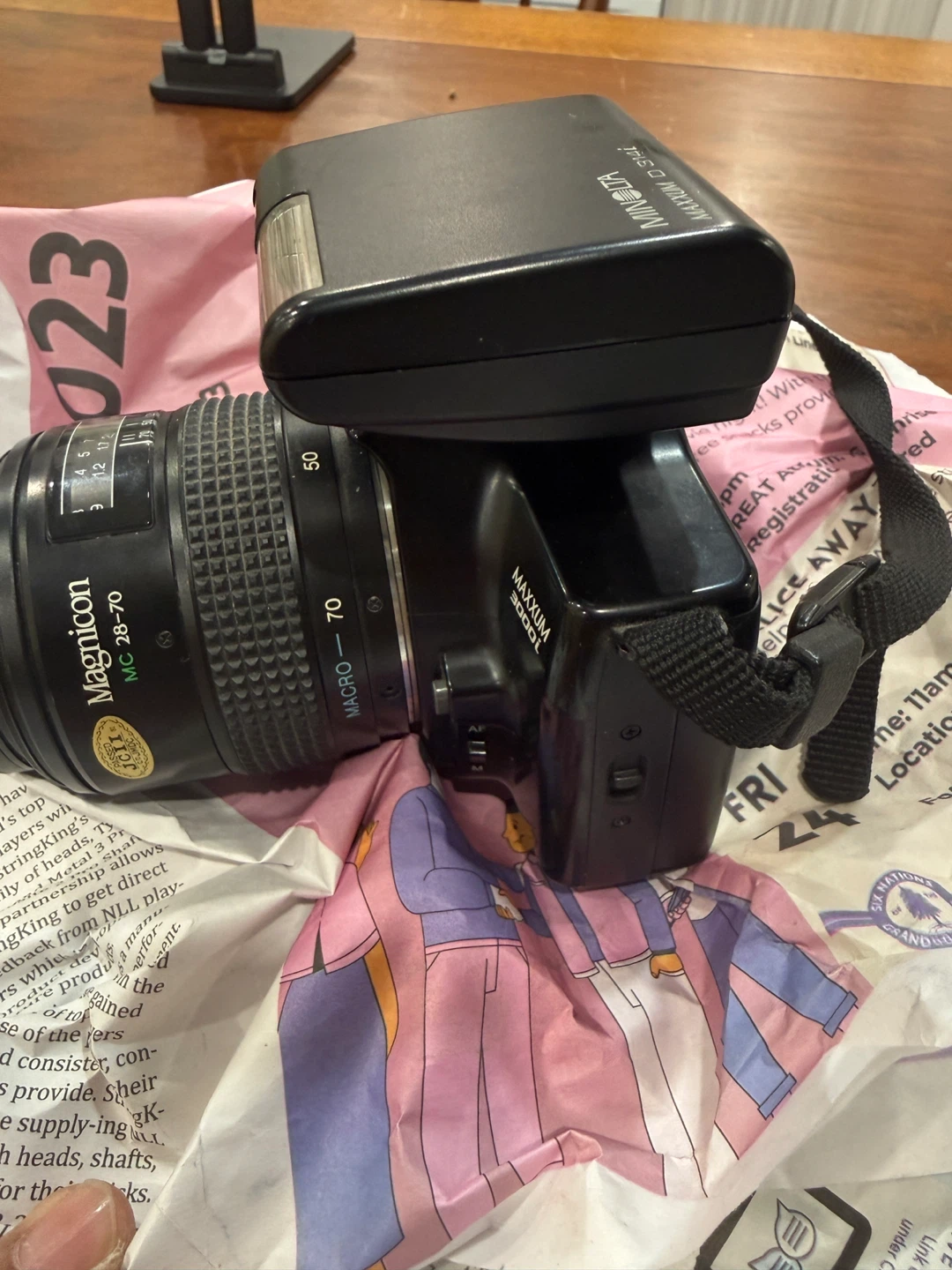 Minolta Maxxum 3000i 35mm Film Camera with Flash - photo 3