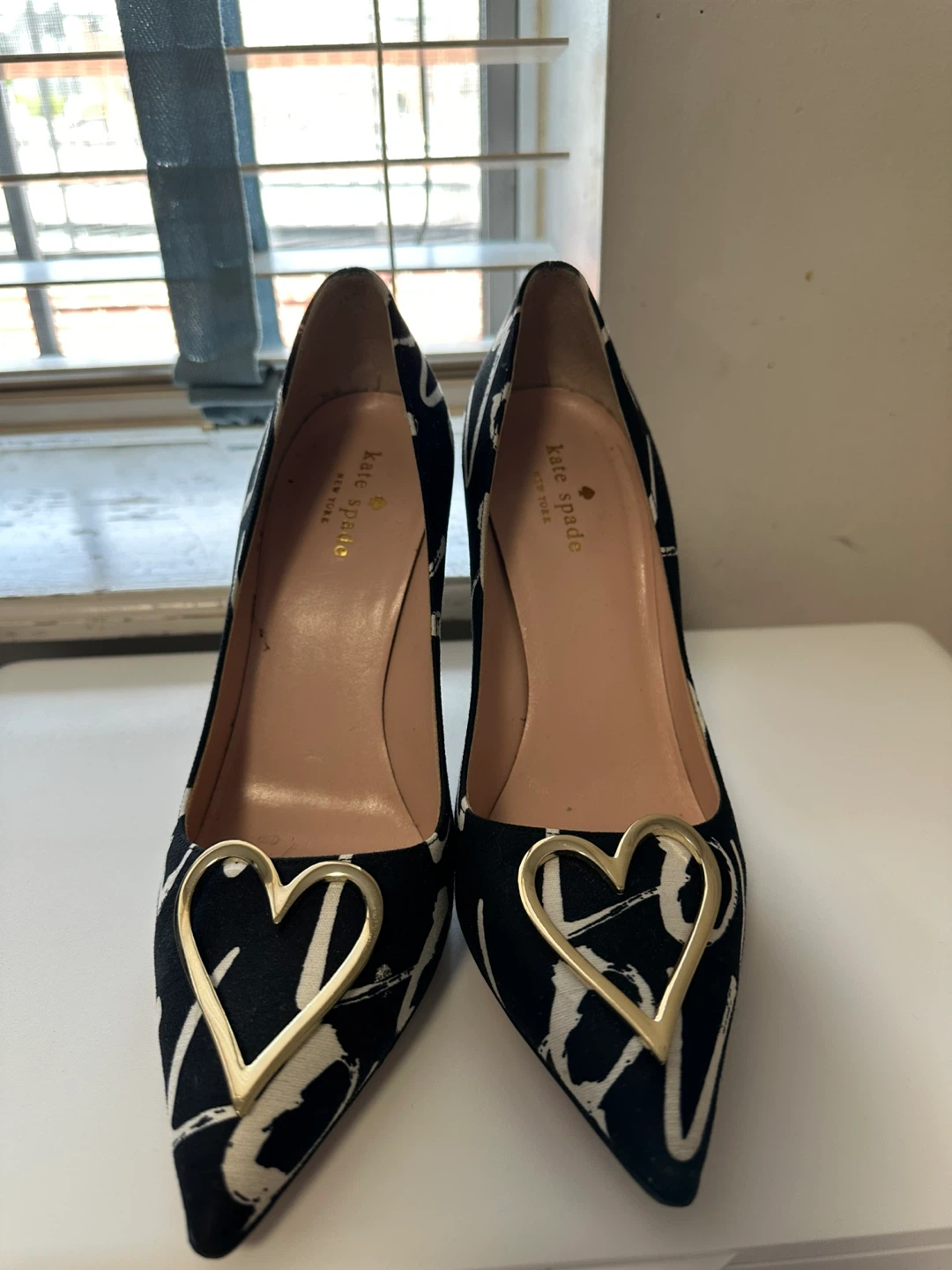Kate Spade Black & White Heart Pumps - photo 2