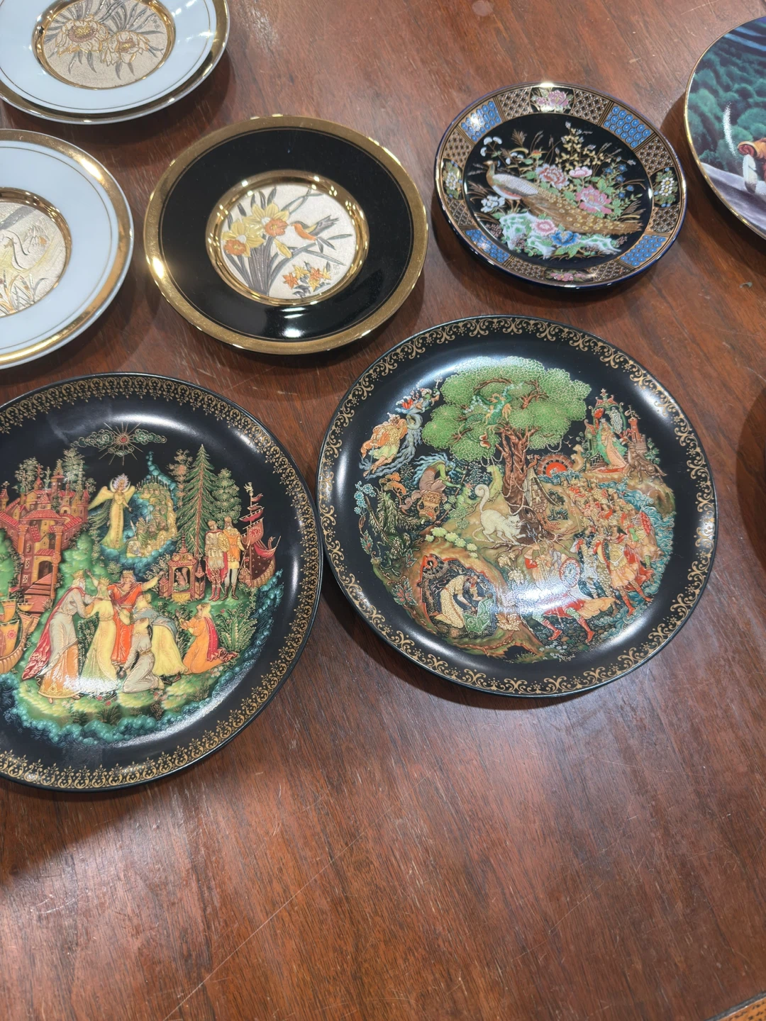 Collection of Decorative Plates - photo 3