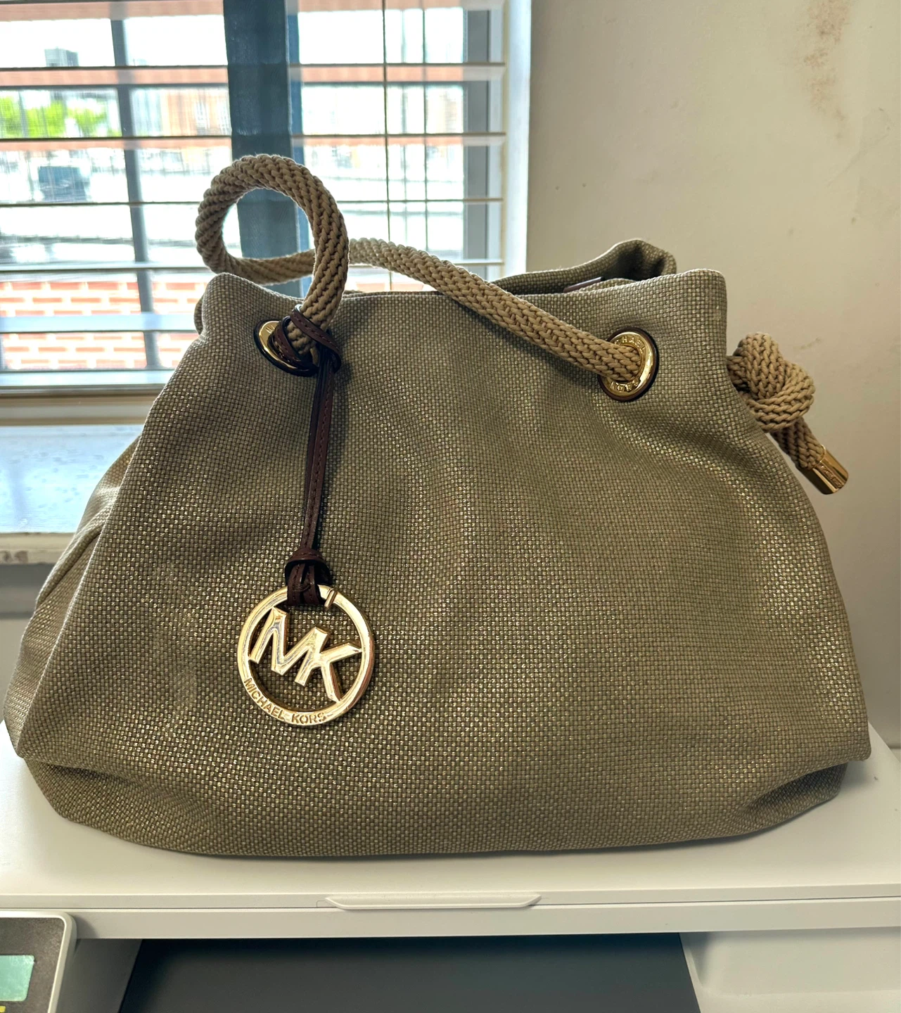 Michael Kors Gold Tote Bag - photo 2