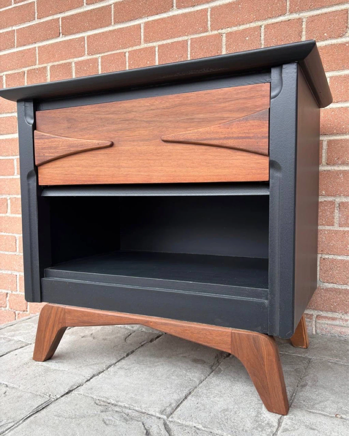 Mid-Century Modern Nightstand with Drawer - photo 2