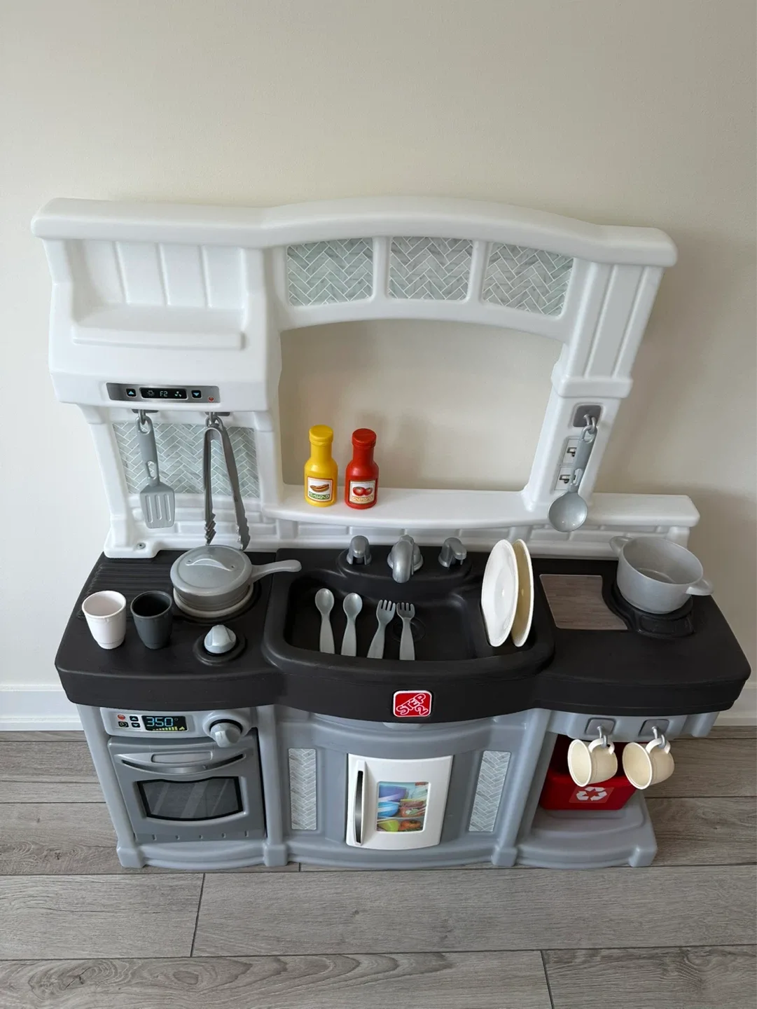 Step2 Kids' Play Kitchen - photo 2