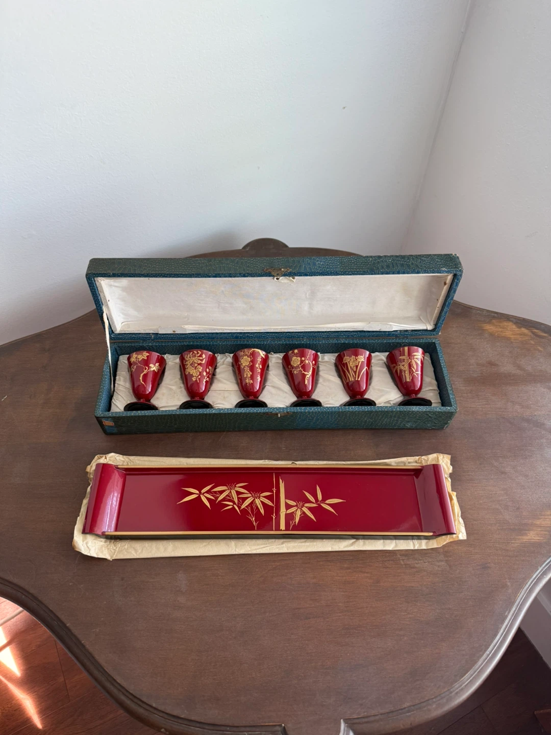 Set of 6 Red Lacquered Sake Cups with Decorative Tray