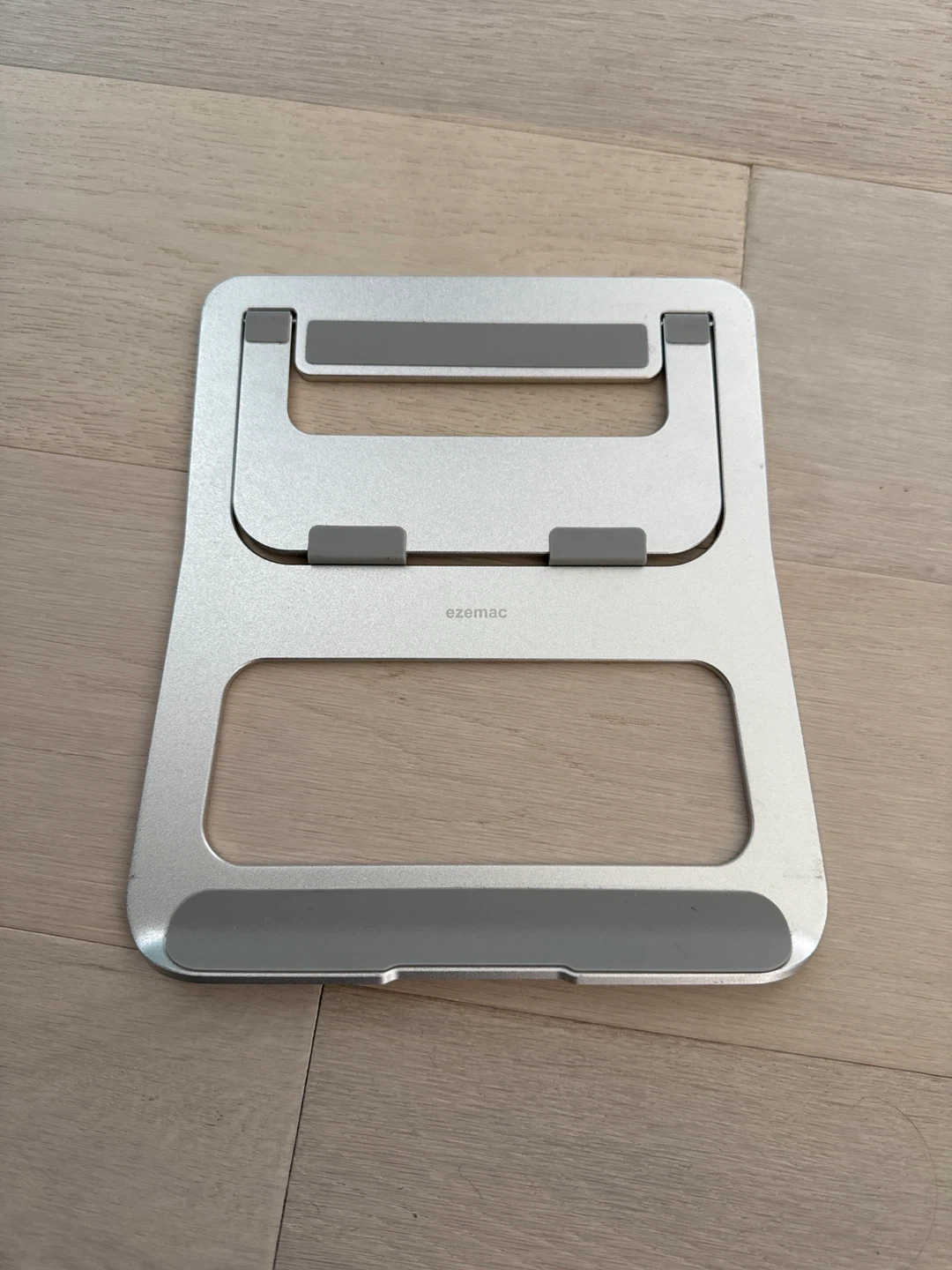 Ezemac Silver Laptop Stand - photo 2