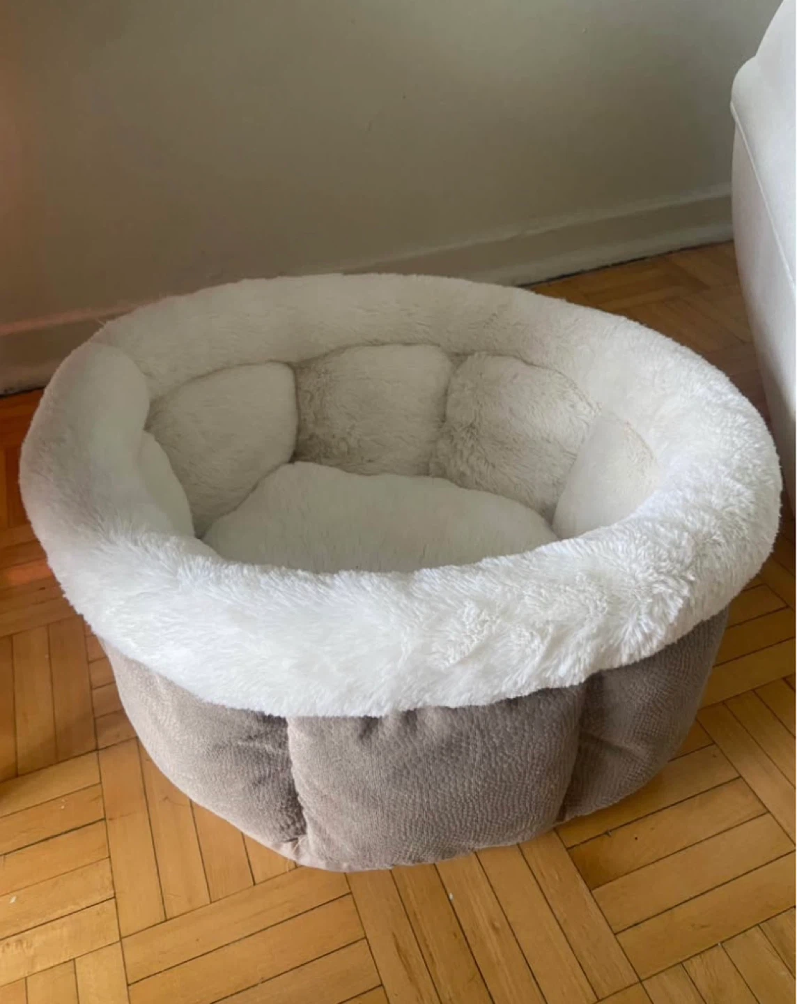 Hidden Litter Box (Used like New) + Soft cat bed (Unused/New) - photo 5