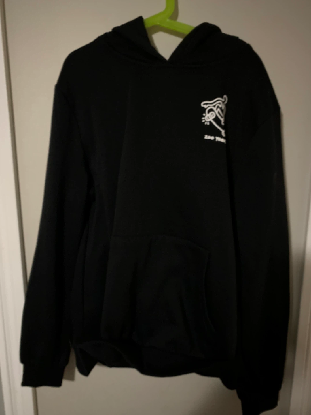 $20 youth zoo York hoodie (XL 16)