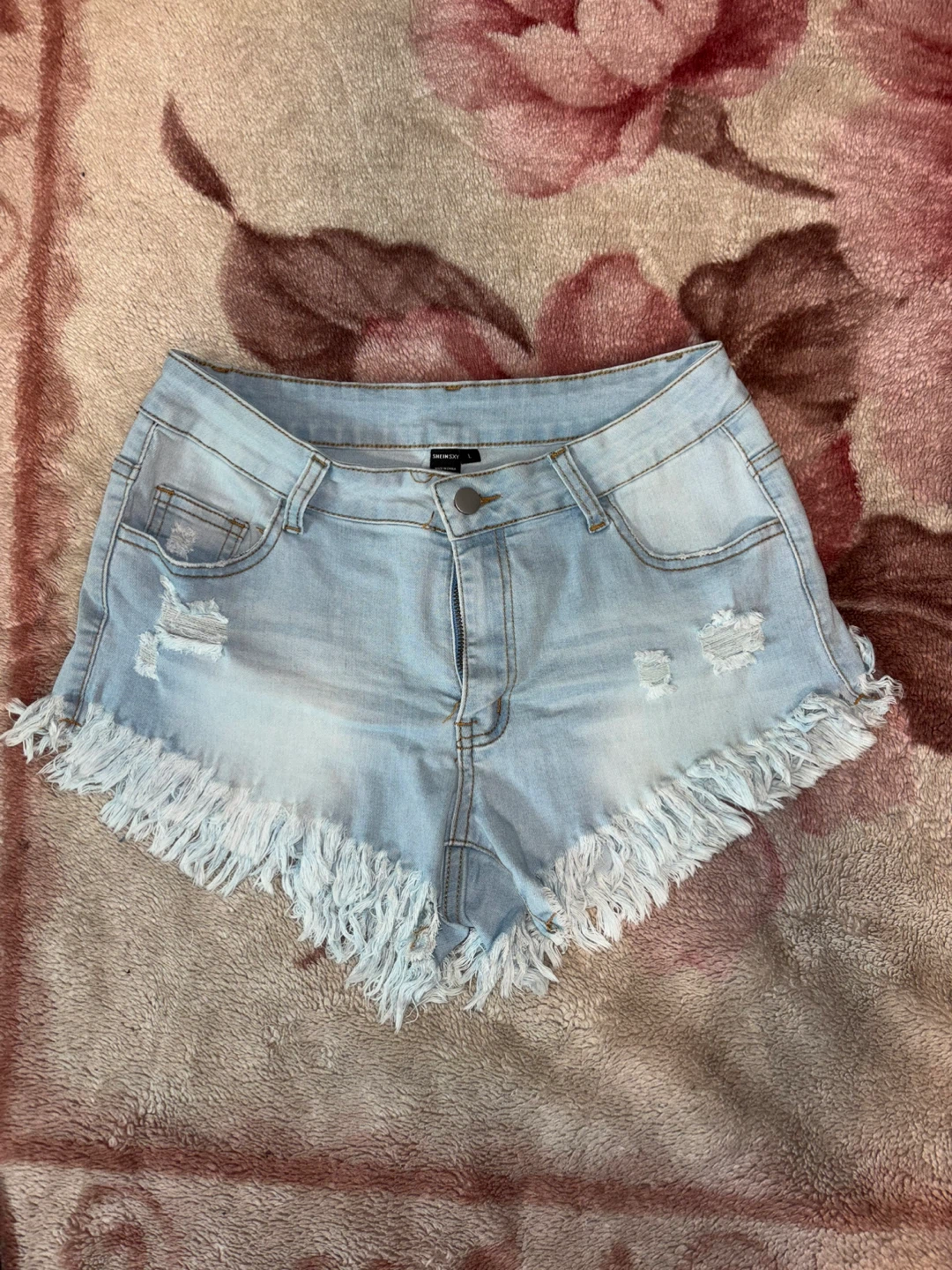 SHEIN SXY Light Wash Frayed Denim Shorts Size L