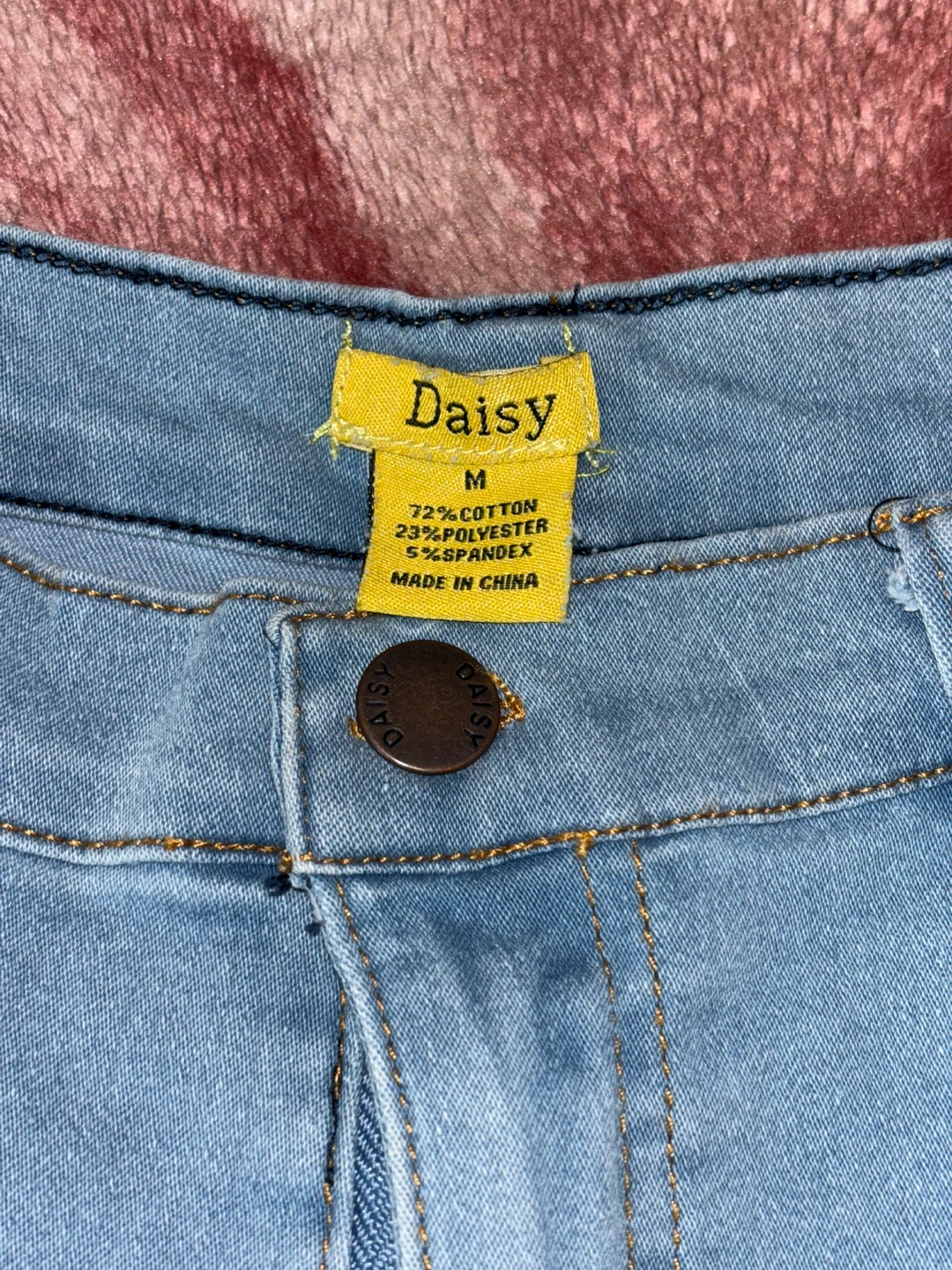 Daisy Women's Ruffled Denim Shorts Size M - photo 3