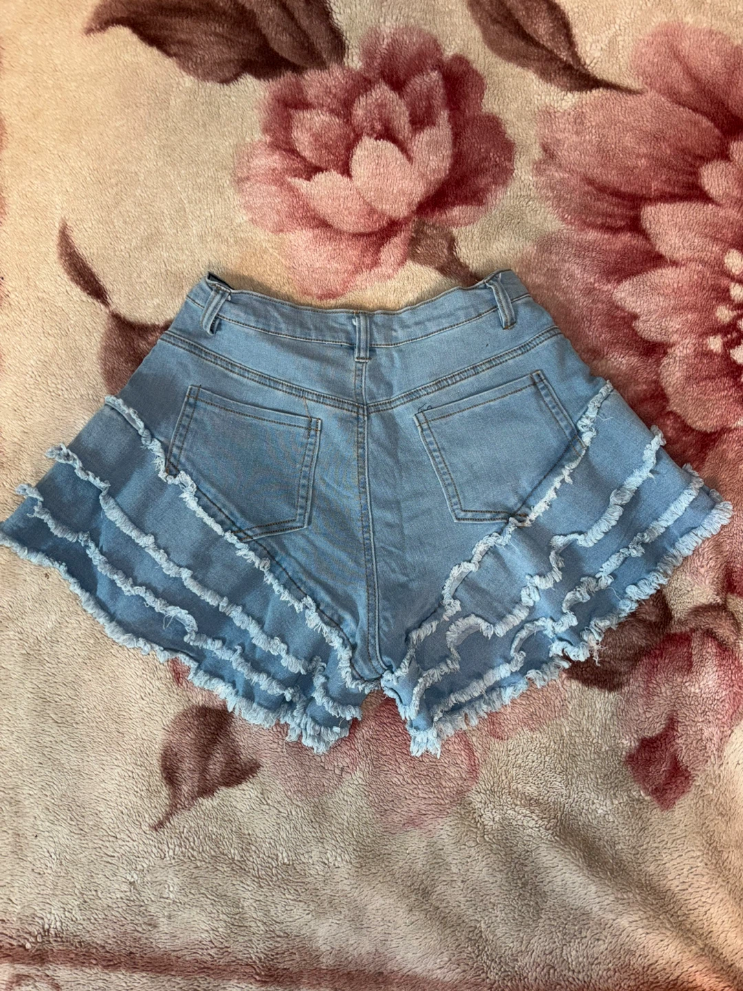 Daisy Women's Ruffled Denim Shorts Size M - photo 2
