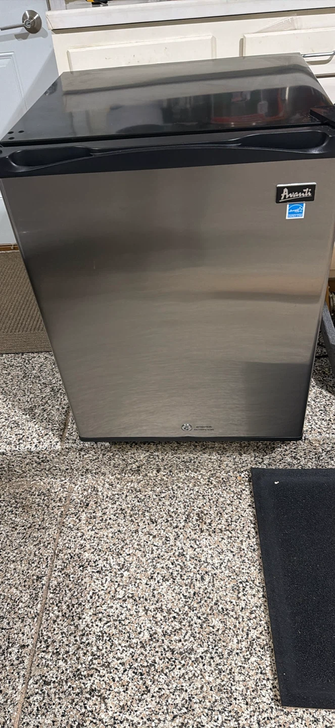 Avanti Mini Fridge