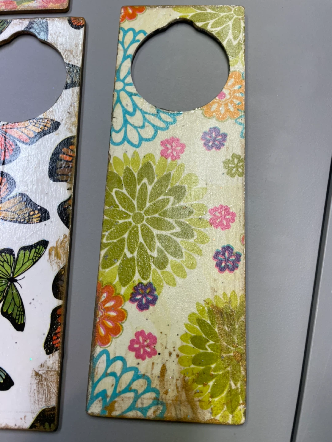 Choice of Decorative Door Hangers - photo 2