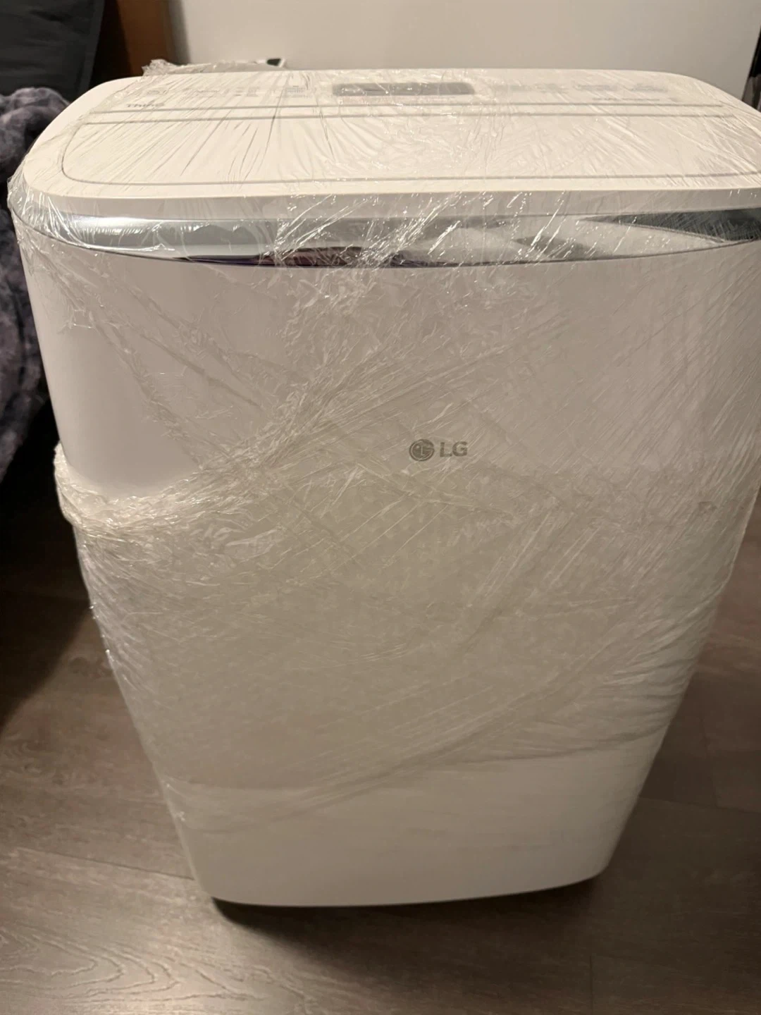 LG Portable Air Conditioner - photo 4