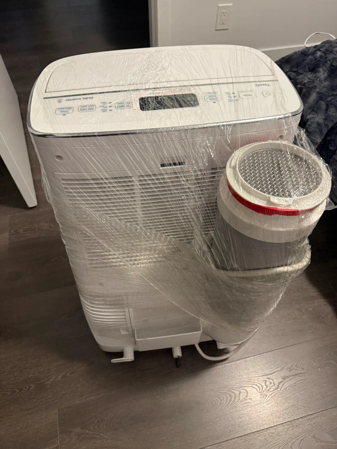 LG Portable Air Conditioner - photo 3