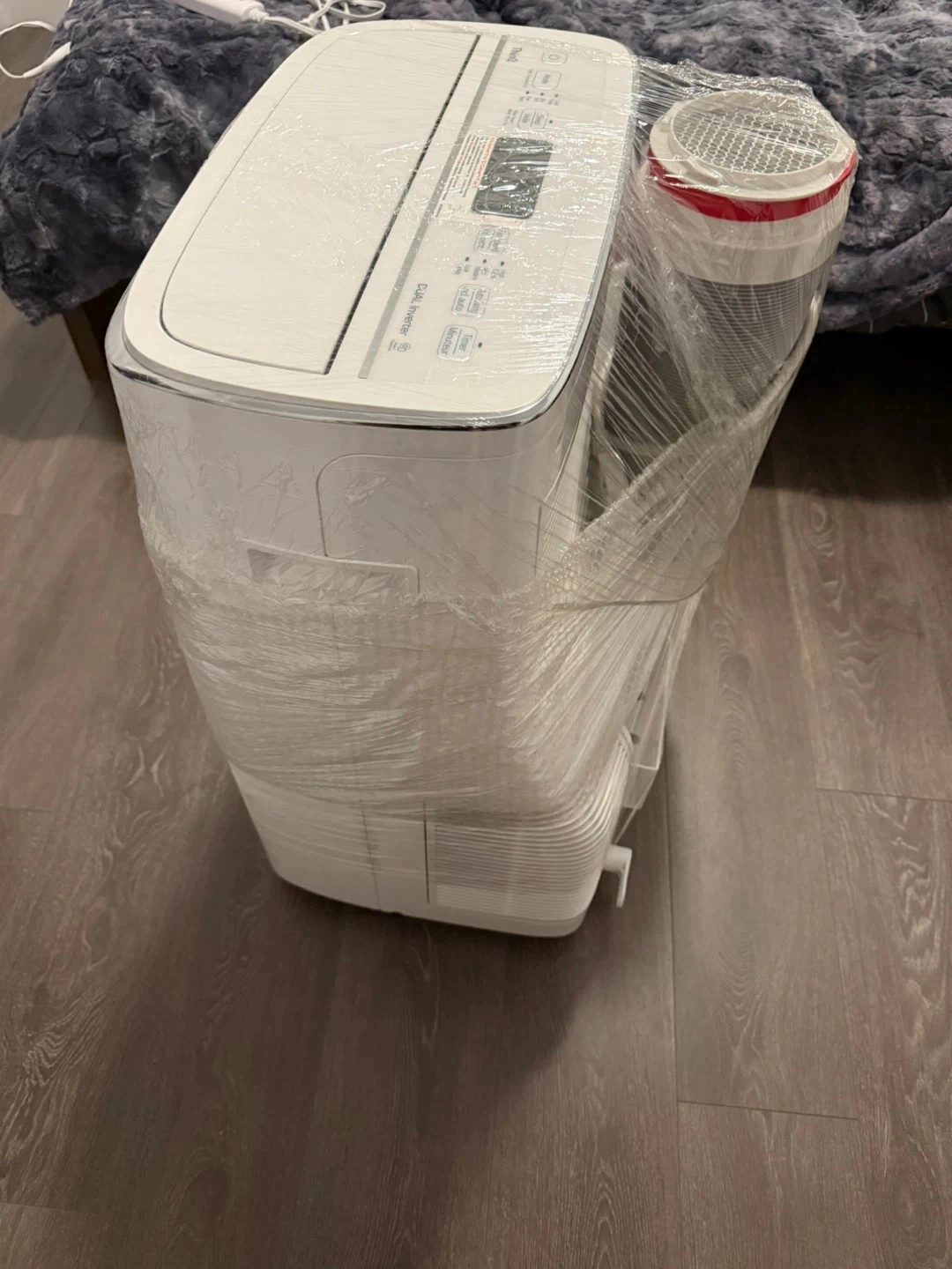 LG Portable Air Conditioner - photo 2