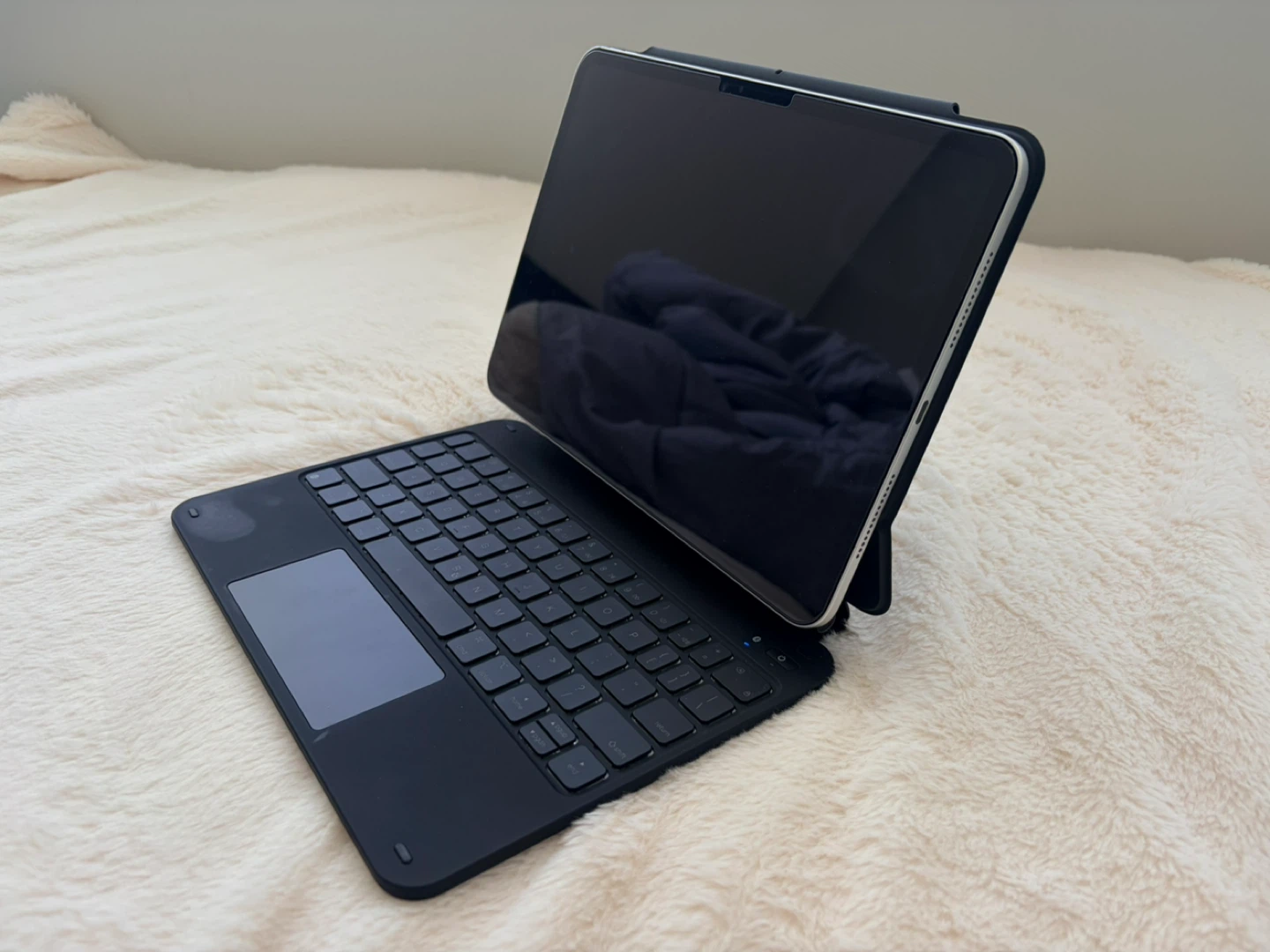 Apple Magic Keyboard for iPad Pro 11-inch (3rd/4th gen) - photo 2