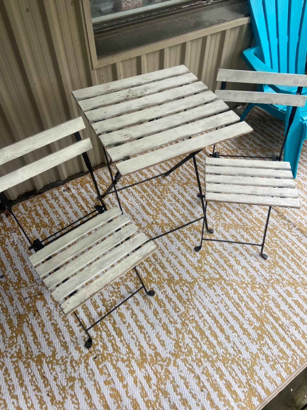 Outdoor table & chairs