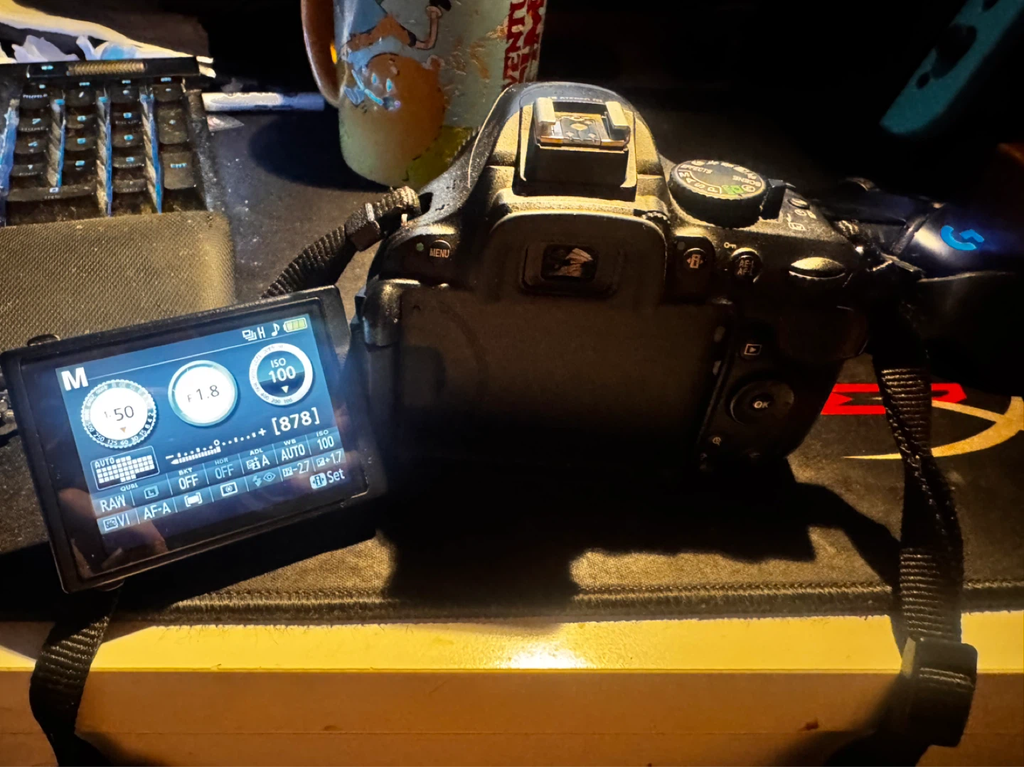 Nikon d5200 DSLR Camera with Lens