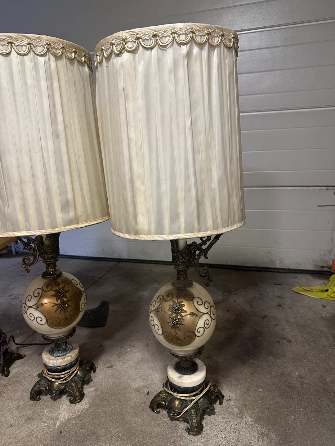 (( All 10$ )) Pair of Vintage Decorative Table Lamps - photo 2